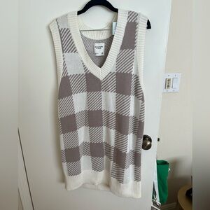Abercrombie Gray & White Sweater Dress